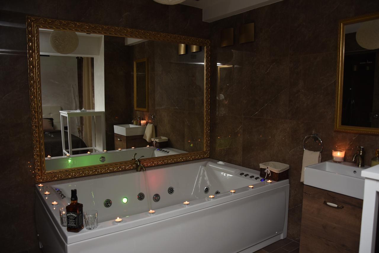 Central Business Apartments Jacuzzi Белград Номер фото